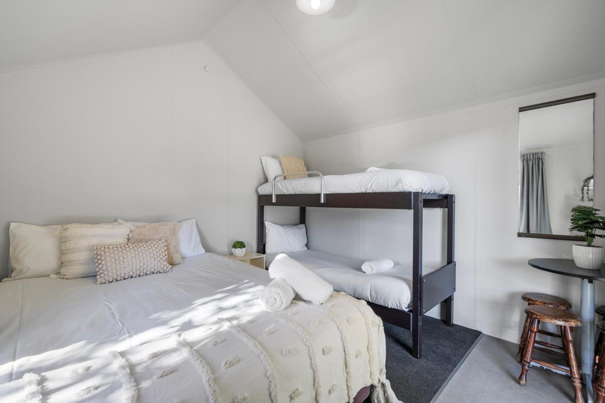 Tasman Holiday Parks Picton Exterior photo A bunk bed