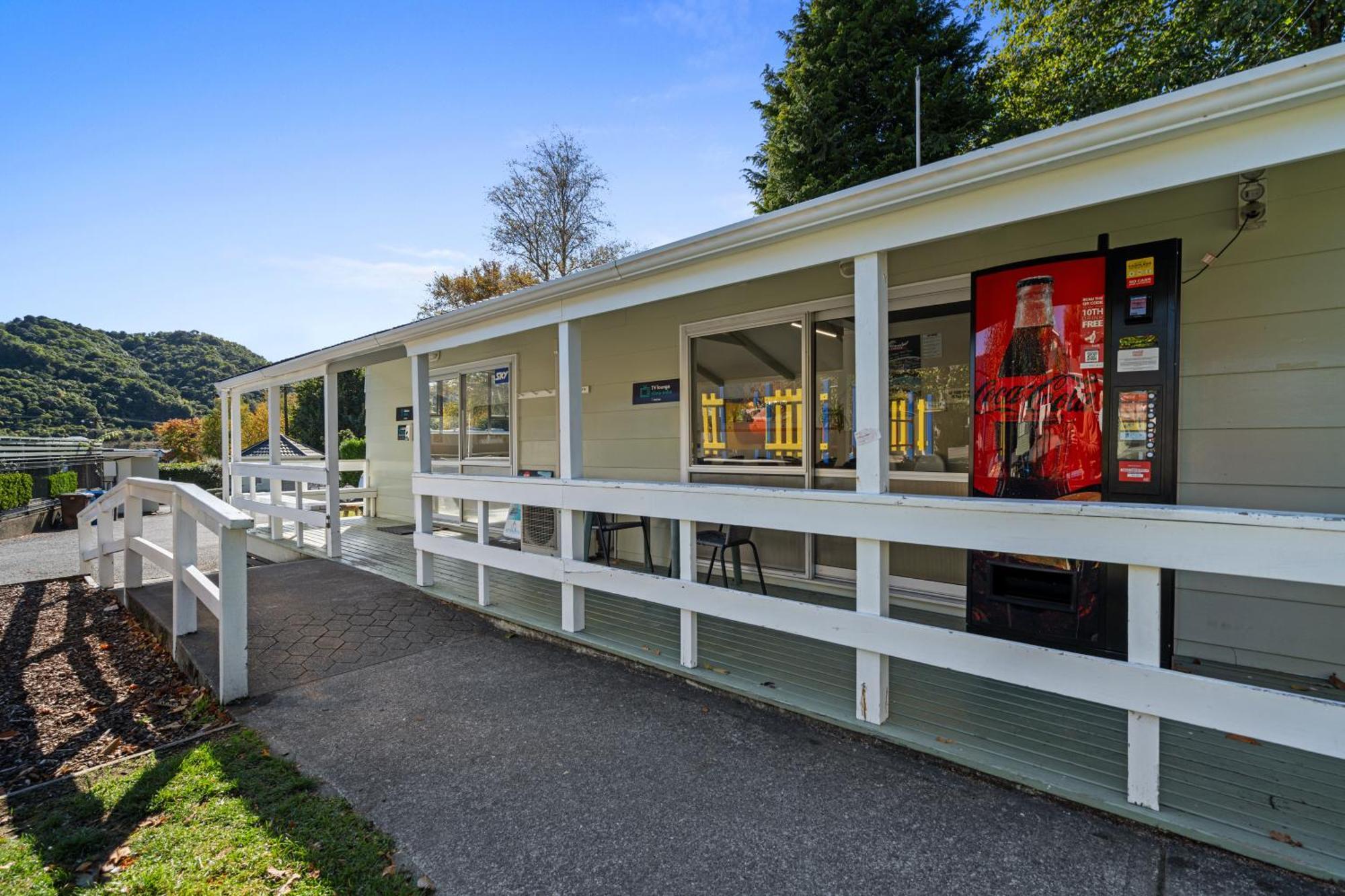 Tasman Holiday Parks Picton Exterior photo The station in 2019